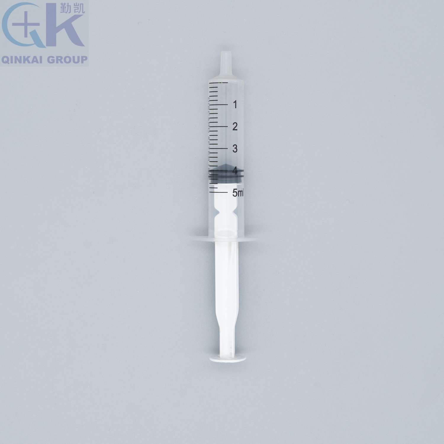Plastic-absorbing packaging for syringes